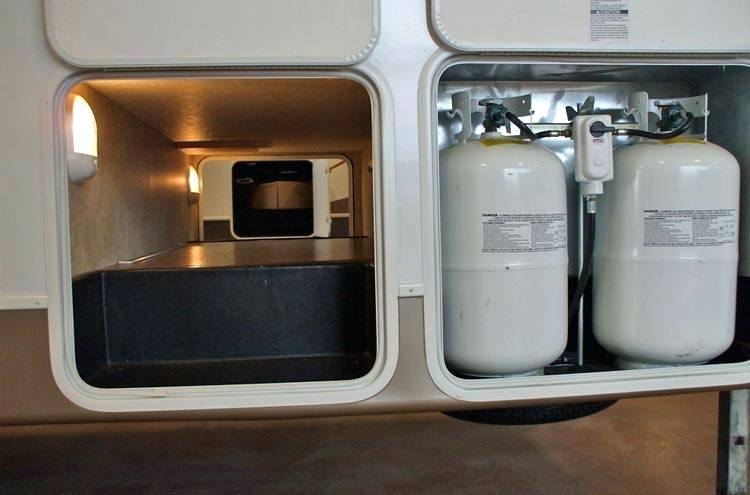 how much propane does an RV refrigerator use