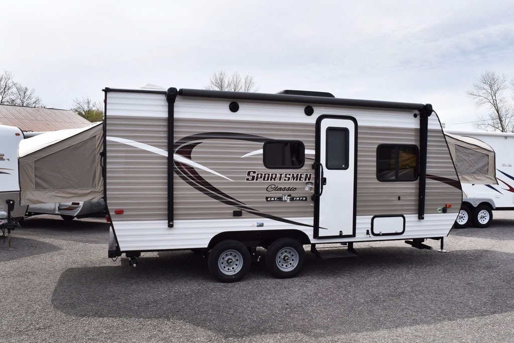 lightweight travel trailer with dual axle